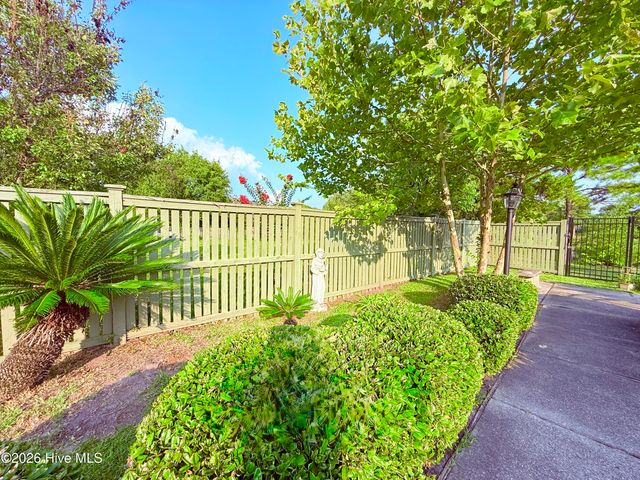 512 Macon Court, Wilmington, NC 28412