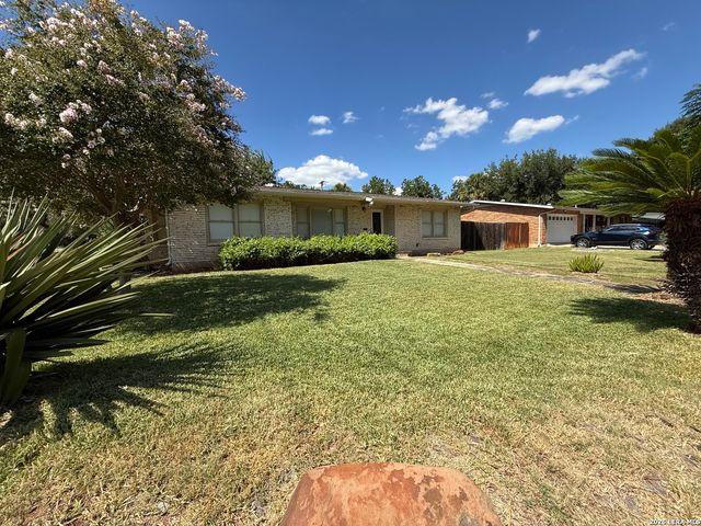 403 E NOTTINGHAM DR, San Antonio, TX 78209