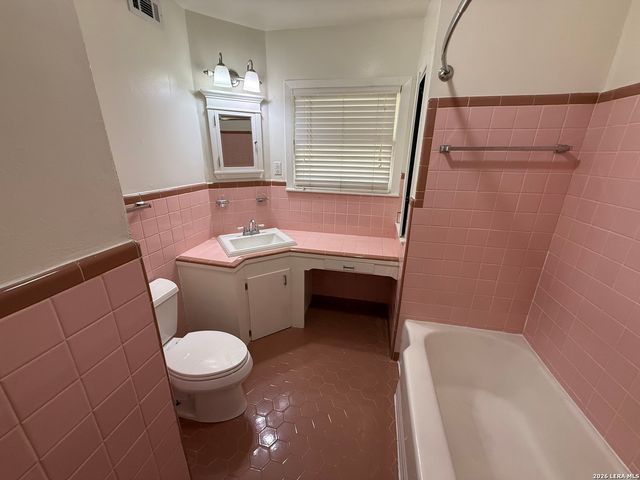 403 E NOTTINGHAM DR, San Antonio, TX 78209