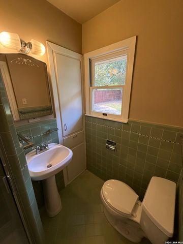 403 E NOTTINGHAM DR, San Antonio, TX 78209