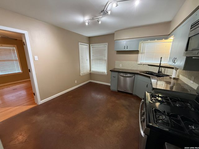 403 E NOTTINGHAM DR, San Antonio, TX 78209