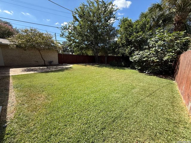 403 E NOTTINGHAM DR, San Antonio, TX 78209
