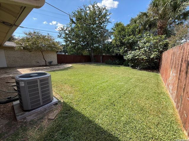 403 E NOTTINGHAM DR, San Antonio, TX 78209