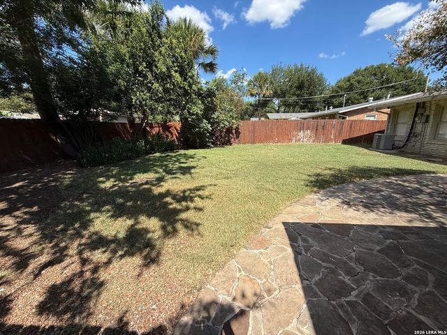 403 E NOTTINGHAM DR, San Antonio, TX 78209