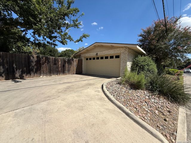 403 E NOTTINGHAM DR, San Antonio, TX 78209