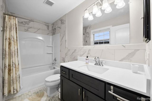 411 E Ferry Street, Detroit, MI 48202