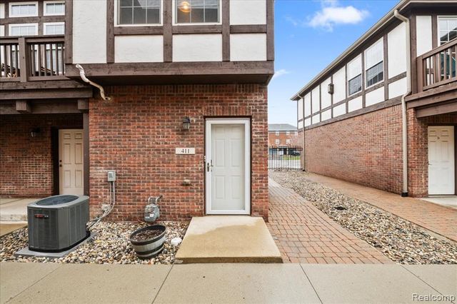 411 E Ferry Street, Detroit, MI 48202