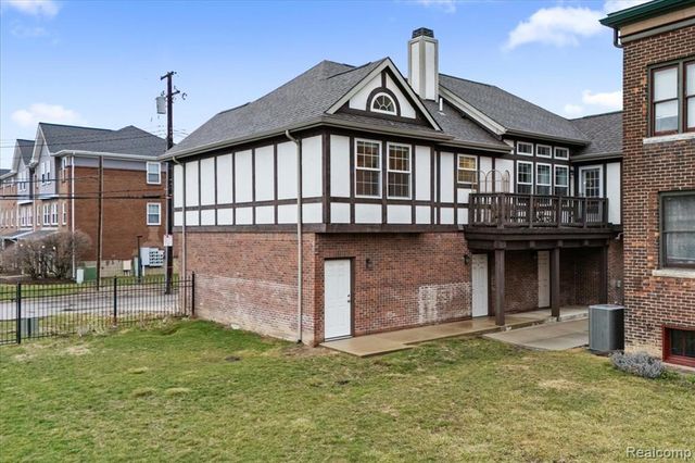 411 E Ferry Street, Detroit, MI 48202