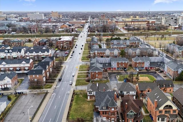 411 E Ferry Street, Detroit, MI 48202