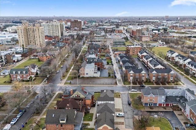 411 E Ferry Street, Detroit, MI 48202