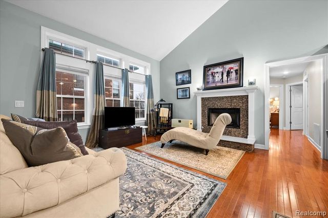 411 E Ferry Street, Detroit, MI 48202