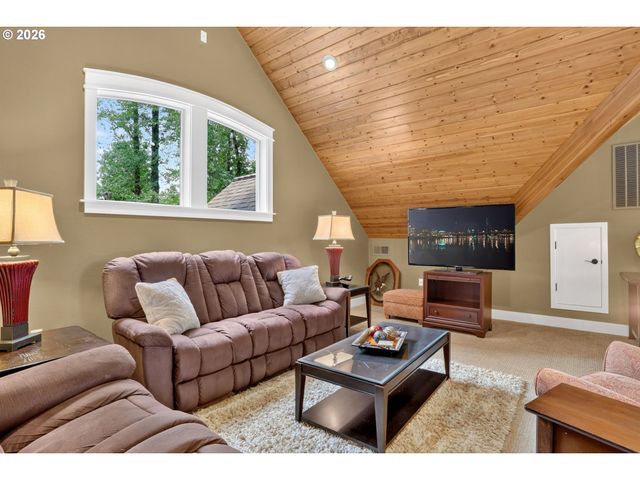 18965 Se SEMPLE Rd, Damascus, OR 97089