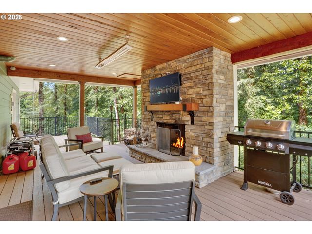 18965 Se SEMPLE Rd, Damascus, OR 97089