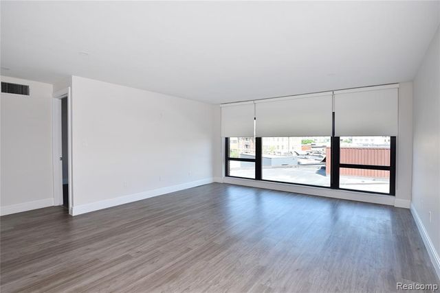 211 E Merrill Street 409, Birmingham, MI 48009