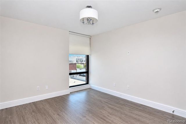 211 E Merrill Street 409, Birmingham, MI 48009