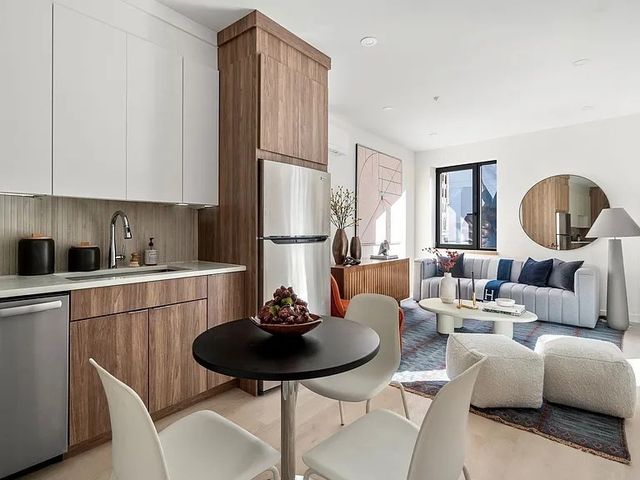 87 Oxford Street 404, Lynn, MA 01901