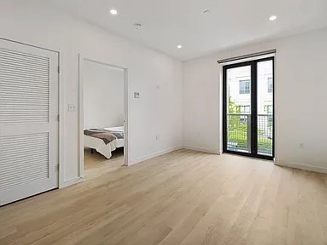 87 Oxford Street 404, Lynn, MA 01901