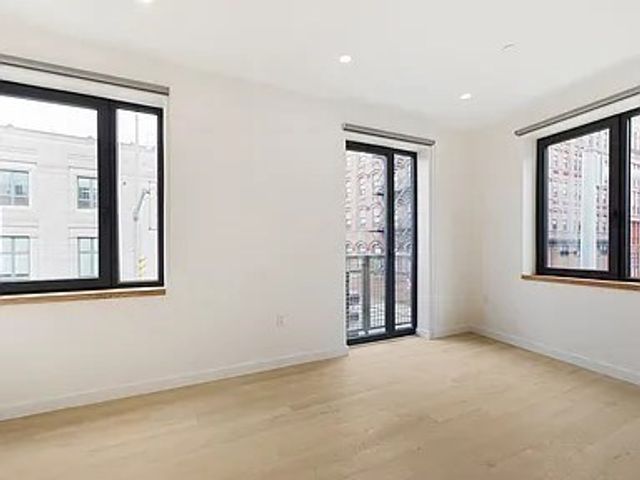 87 Oxford Street 404, Lynn, MA 01901