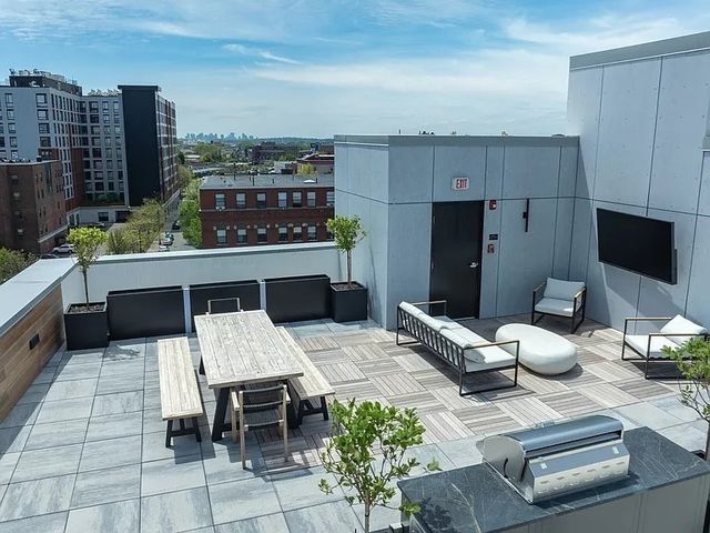 87 Oxford Street 404, Lynn, MA 01901