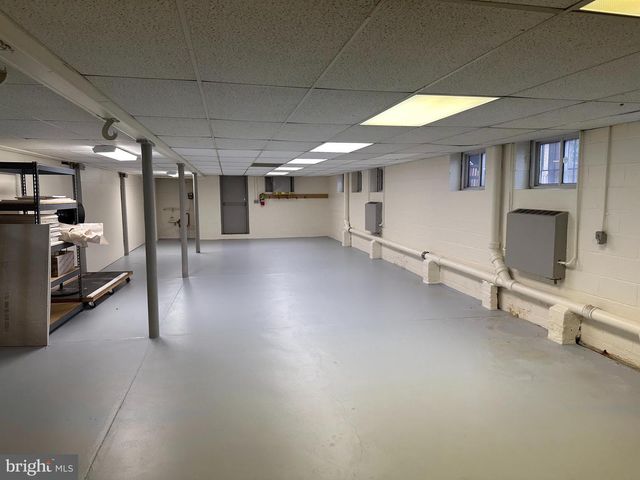 37 W HADDON AVE W, Oaklyn, NJ 08107