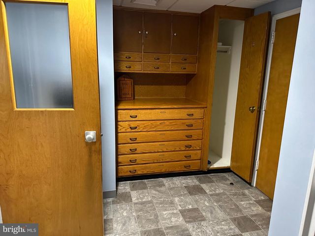 37 W HADDON AVE W, Oaklyn, NJ 08107