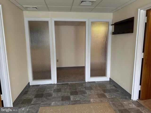 37 W HADDON AVE W, Oaklyn, NJ 08107