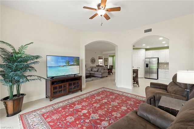 9066 Cascada WAY 101, Naples, FL 34114