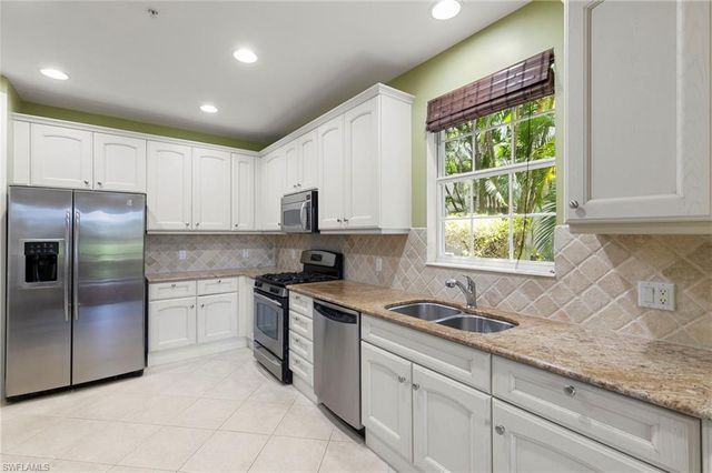9066 Cascada WAY 101, Naples, FL 34114