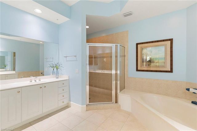 9066 Cascada WAY 101, Naples, FL 34114