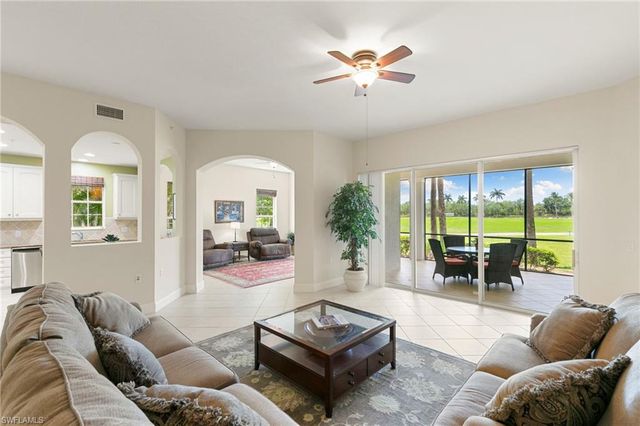 9066 Cascada WAY 101, Naples, FL 34114