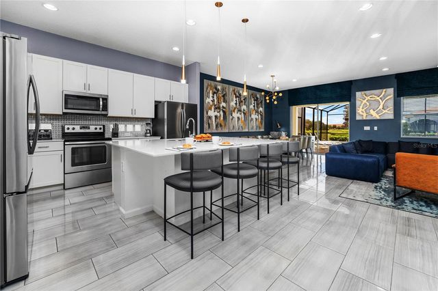 8009 OAK SHADOW COURT, Davenport, FL 33837