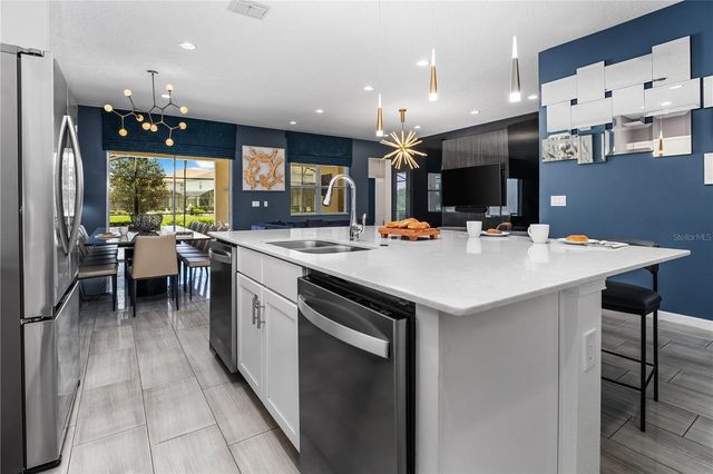 8009 OAK SHADOW COURT, Davenport, FL 33837