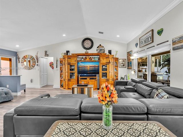 13621 SW 21st St, Miramar, FL 33027
