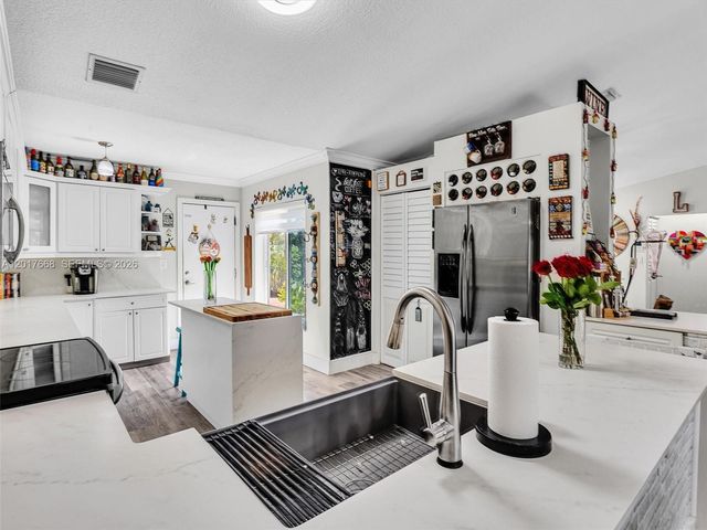 13621 SW 21st St, Miramar, FL 33027