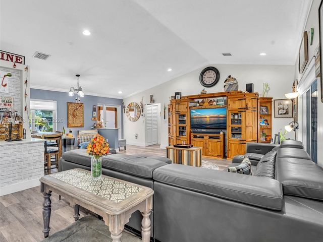 13621 SW 21st St, Miramar, FL 33027