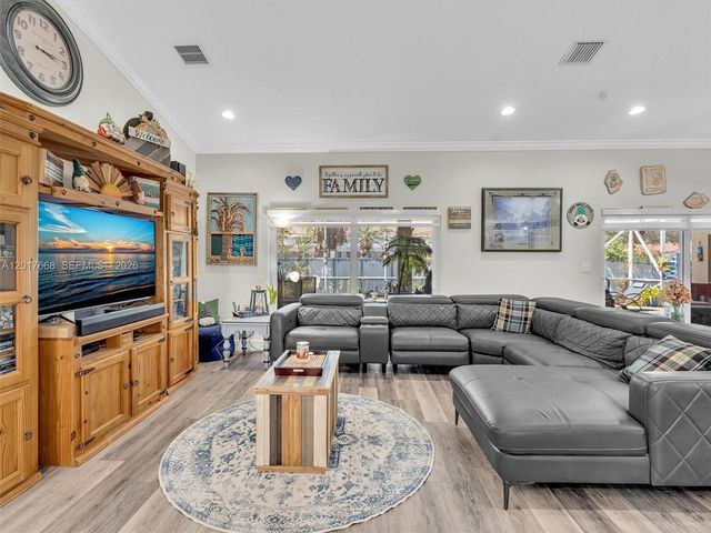 13621 SW 21st St, Miramar, FL 33027