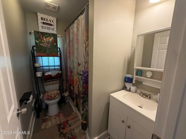 2212 Banks Lane E, Wilson, NC 27893