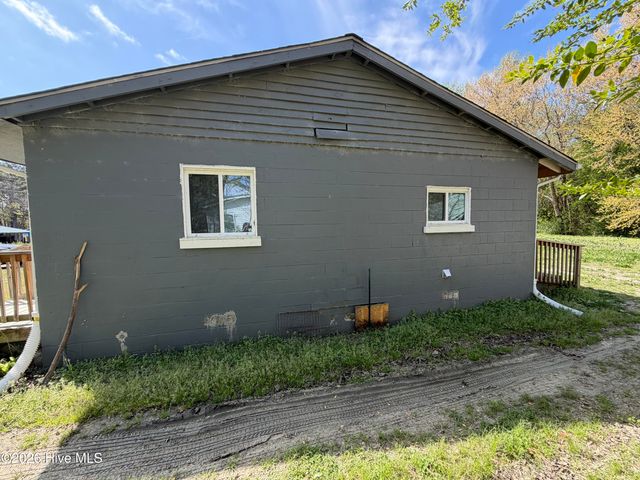 2212 Banks Lane E, Wilson, NC 27893