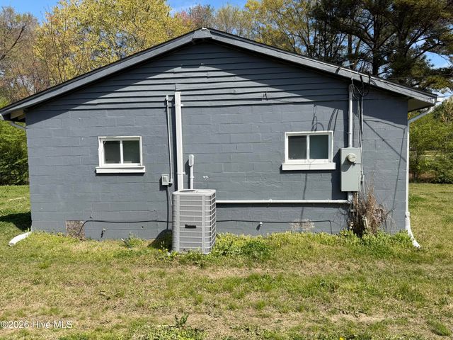 2212 Banks Lane E, Wilson, NC 27893