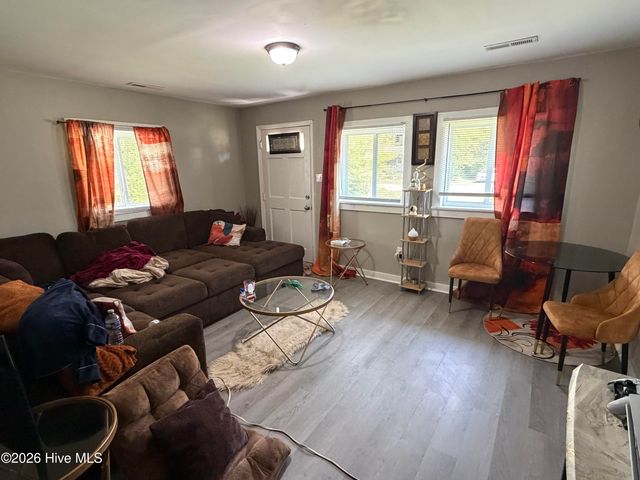 2212 Banks Lane E, Wilson, NC 27893