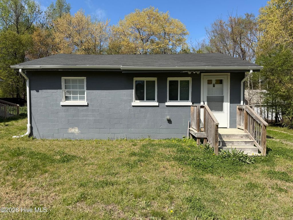 2212 Banks Lane E, Wilson, NC 27893