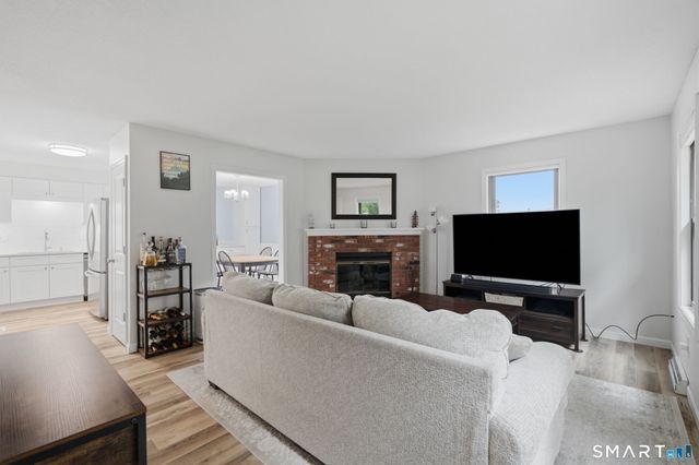 49 Bay Path Way 49, Branford, CT 06405
