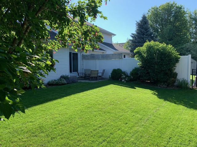 2223 HOPF LANE, De Pere, WI 54115