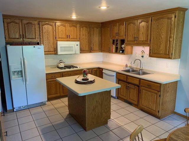 2223 HOPF LANE, De Pere, WI 54115