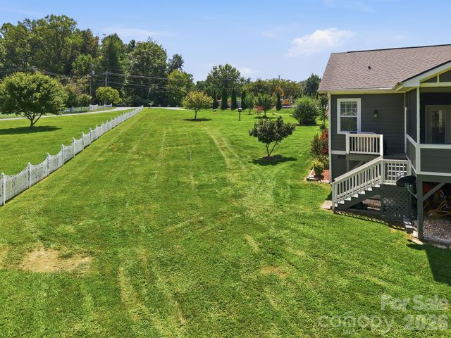 60 Shacoba Lane 1, Hendersonville, NC 28792