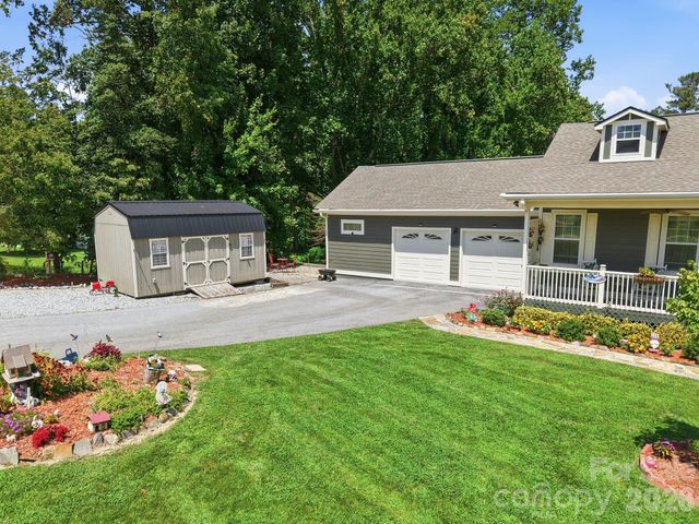 60 Shacoba Lane 1, Hendersonville, NC 28792