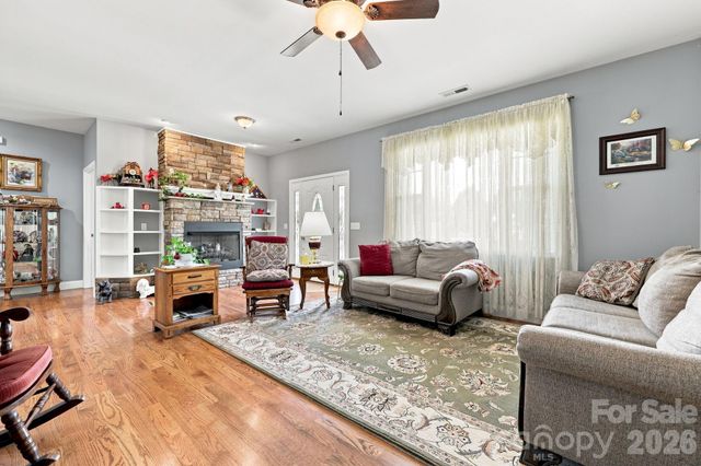 60 Shacoba Lane 1, Hendersonville, NC 28792