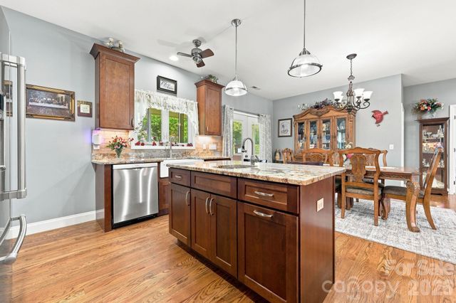 60 Shacoba Lane 1, Hendersonville, NC 28792