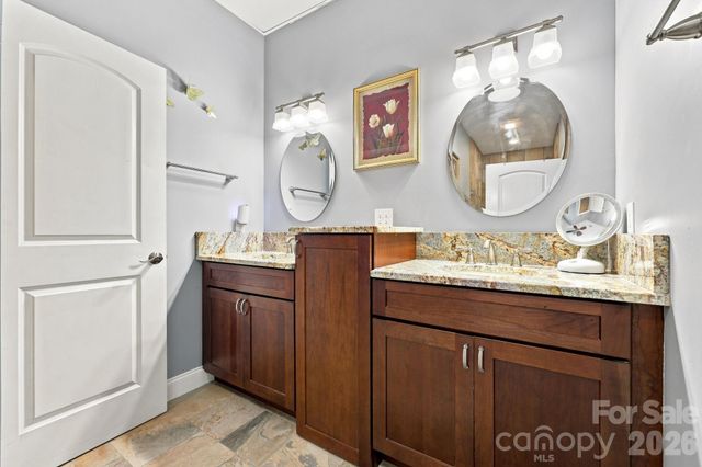 60 Shacoba Lane 1, Hendersonville, NC 28792
