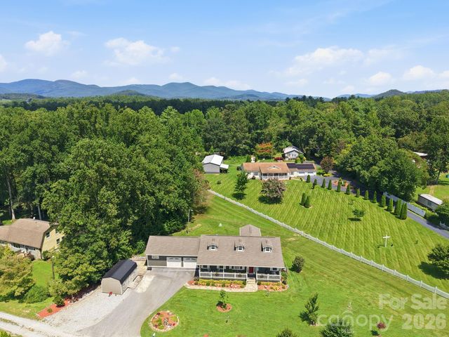 60 Shacoba Lane 1, Hendersonville, NC 28792